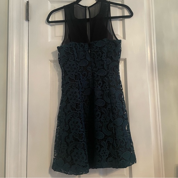 Guess Los Angeles Teal Lace Dress - Picture 3 of 4